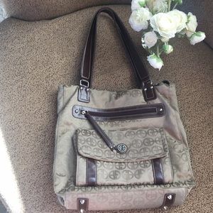 GIANI BERNINI elegant purse.